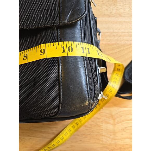 INIT Laptop Notebook iPad Computer Messenger Shoulder Case Small Electronic - Picture 12 of 13